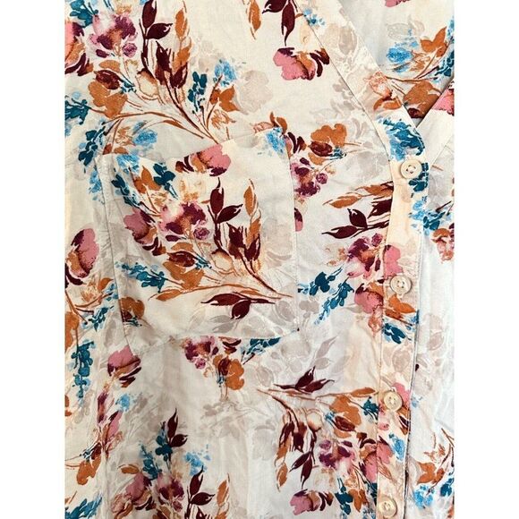 Torrid Antique Floral Button Down Shirt Size 4X - Picture 7 of 7